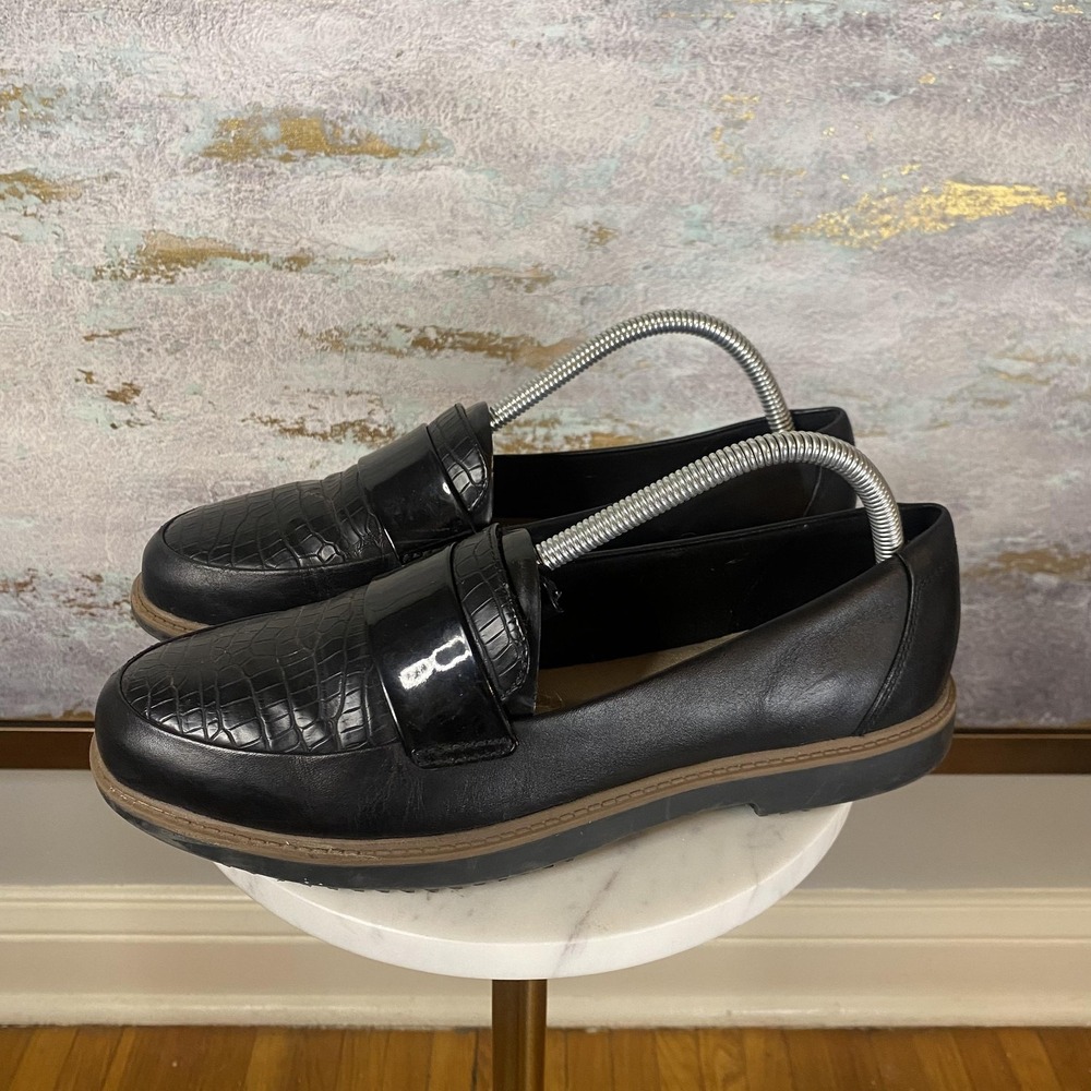 Clarks Collection Shoes Womens Size 9.5 Black Leather Croc Strap Loafers Comfort
